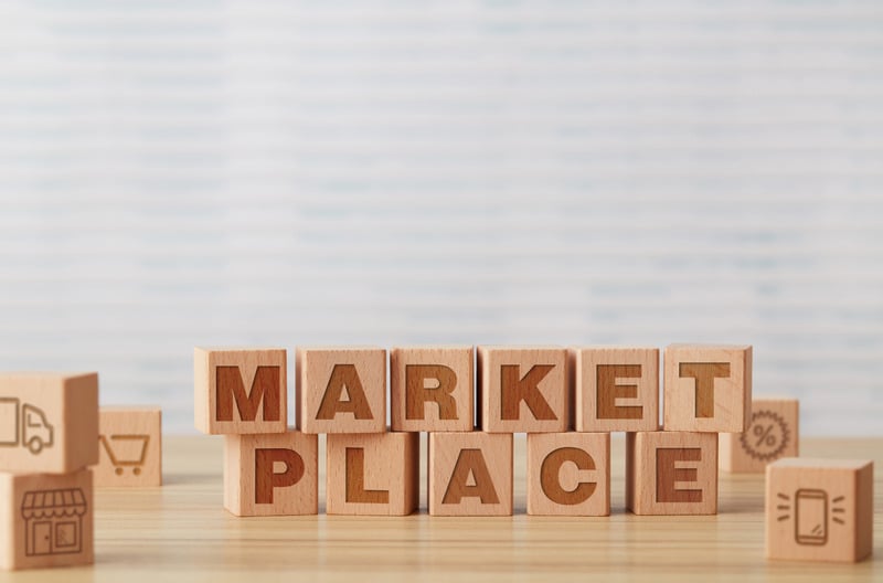 Importance of networking on LinkedIn and building industry connections Why LinkedIn is the Best Kept Secret for B2B Content Creators