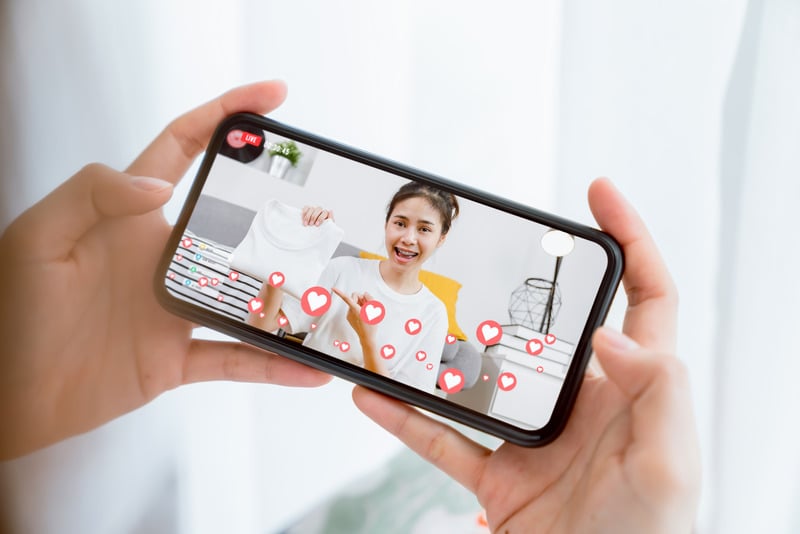 Live streams for Engaging Online Audiences