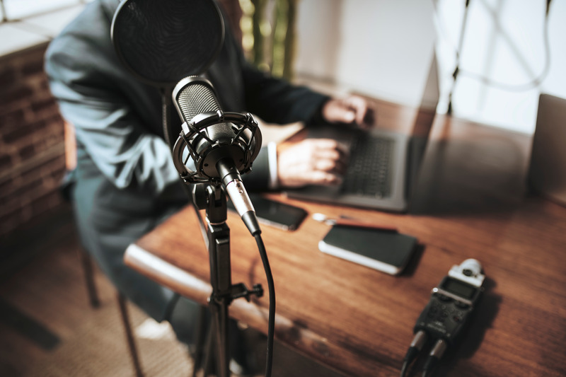Crafting the Podcast Structure: Intro, Body, and Outro