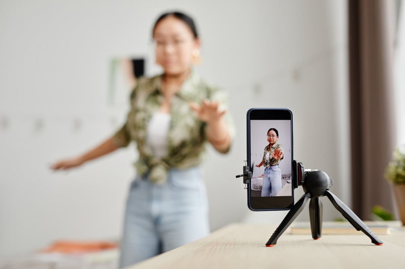 Experimenting with Different Formats: Tutorials, Behind-the-Scenes, and Challenges Experimenting with Different Formats: Tutorials, Behind-the-Scenes, and Challenges