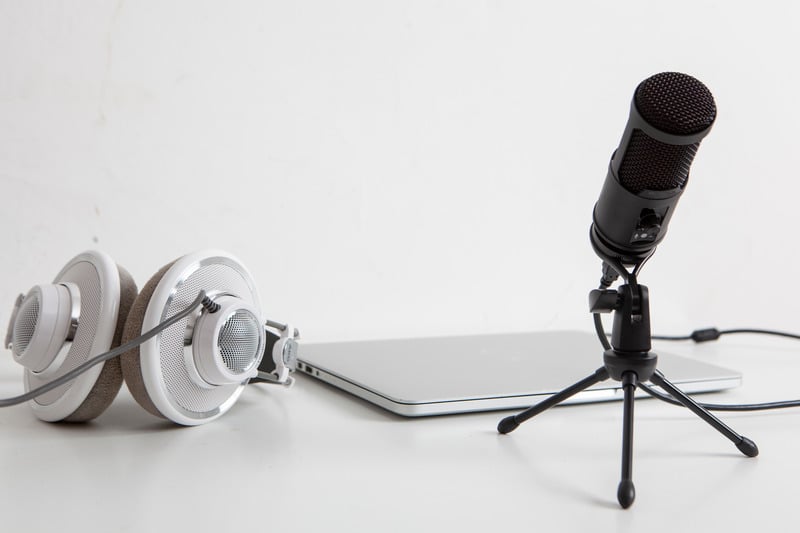 Solo podcast ideas Day 2: Sharing Your Favorite Podcast Episodes and Why Solo podcast ideas Day 2: Sharing Your Favorite Podcast Episodes and Why